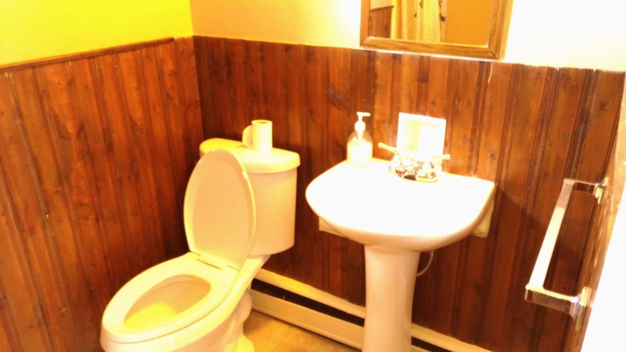 Maple Leaf Motel Delhi Ngoại thất bức ảnh